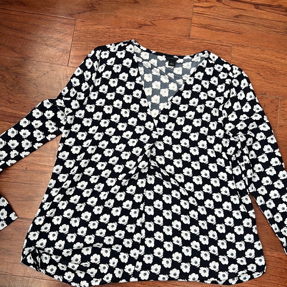 ANN TAYLOR BLOUSE